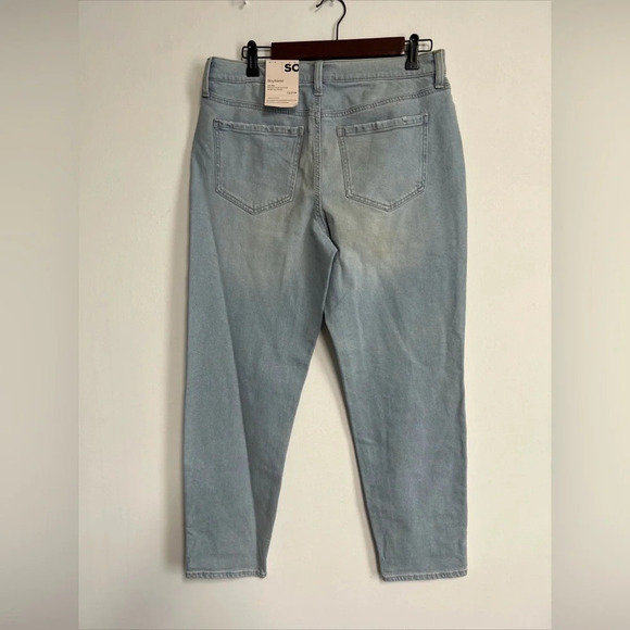 Juniors 13/31W SO Low Rise Boyfriend Jeans Relaxed Hip Thigh Straight Leg Light - Picture 2 of 14